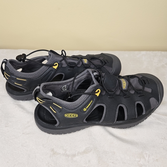Keen Solr Water Shoe Sandal Men's Size 12 Black/Gold - Picture 6 of 9